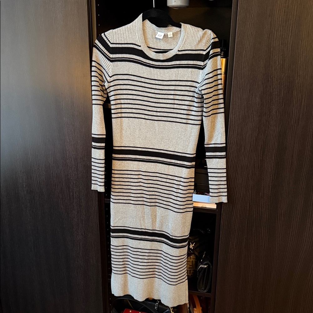 Gap sweater dress